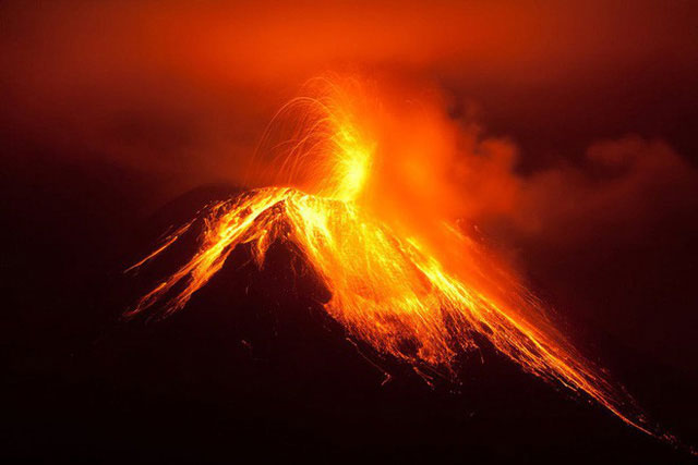 "Họng lửa" Tungurahua của Ecuador.
