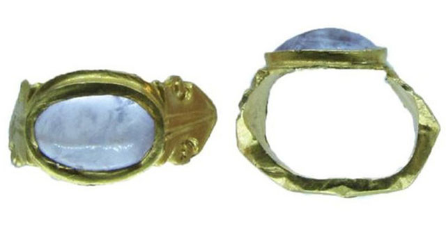 Nhẫn vàng đính thạch anh tím 1.600 năm tuổi