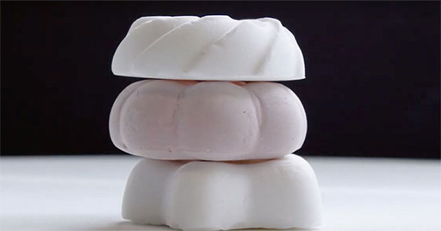 Món ăn tráng miệng nhẹ nhất thế giới với 96% không khí, phần còn lại chỉ nặng 1 gram