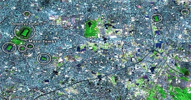 Ngôi mộ cổ lớn nhất Nhật Bản nhìn từ vũ trụ