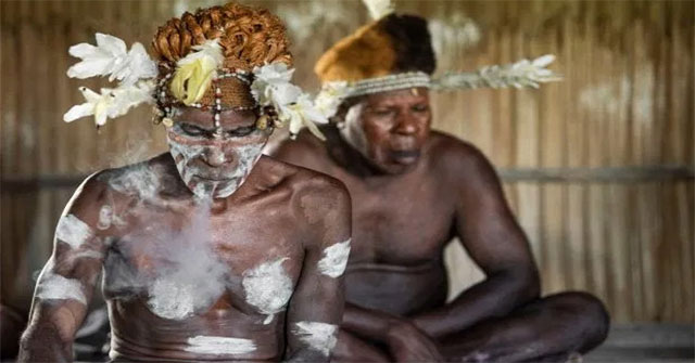 Bộ tộc ăn thịt người ở New Guinea: Chia sẻ vợ và không có rào cản tình dục