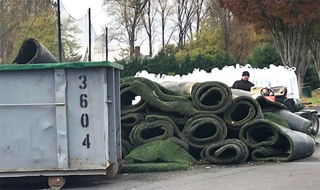 Rác thải cỏ nhân tạo ở Maryland, Mỹ