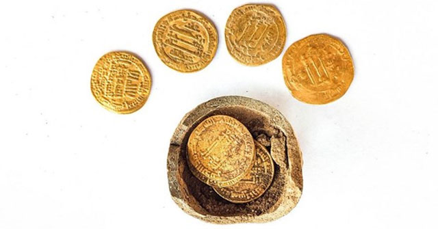 Phát hiện những đồng tiền vàng 1.200 năm tuổi tại Israel Phát hiện những đồng tiền vàng 1.200 năm tuổi tại Israel
