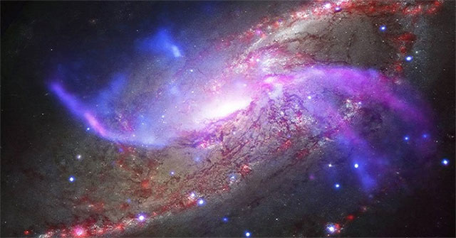 Phát hiện thiên hà xoắn ốc sáng rực như pháo hoa trong vũ trụ