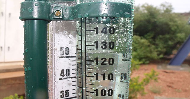 Vì sao khi xem dự báo thời tiết, ta luôn thấy họ đo lượng nước mưa bằng mm?