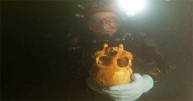 Hài cốt 10.000 năm tuổi trong hang động dưới biển