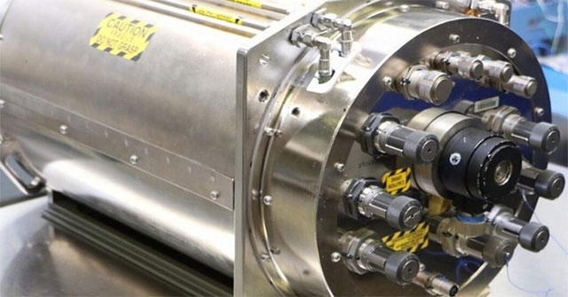 Cỗ máy này có thể biến nước tiểu thành nước sử dụng được trong không gian