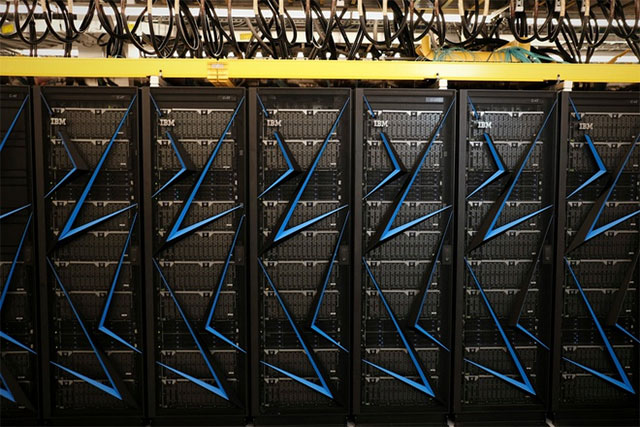 IBM Summit, siêu máy tính nhanh nhất thế giới có kích thước tương đương 2 sân tennis.