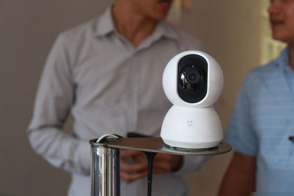 Bác sĩ và người cách ly có thể trao đổi qua hệ thống loa, micro trên robot mà không cần tiếp xúc trực tiếp