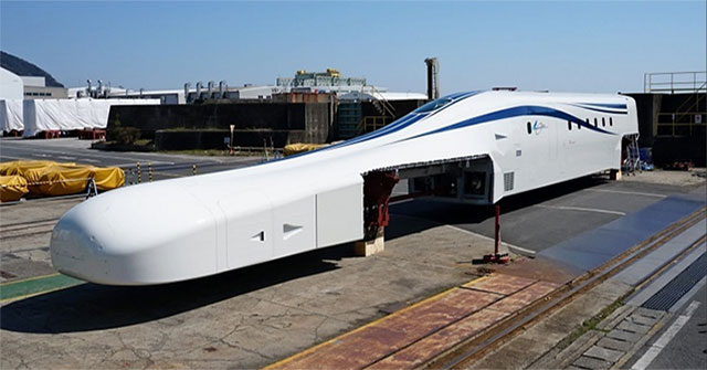 Nhật giới thiệu nguyên mẫu tàu siêu tốc sạc không dây
