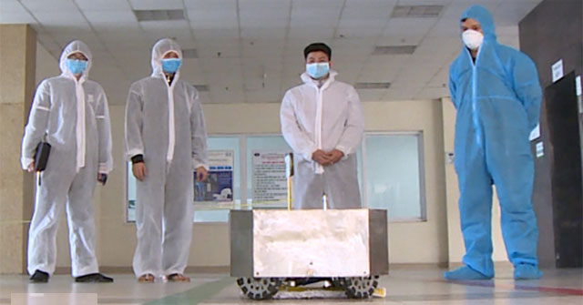 Kỹ sư Việt chế tạo robot lau sàn khử khuẩn buồng bệnh