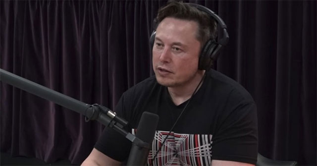 Elon Musk đoán con người sẽ giao tiếp với nhau mà không cần nói Elon Musk đoán con người sẽ giao tiếp với nhau mà không cần nói