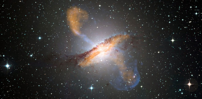 Các hố đen siêu khổng lồ ở trung tâm thiên hà