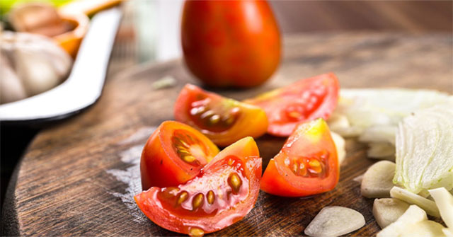 Những thực phẩm không nên dùng chung với cà chua