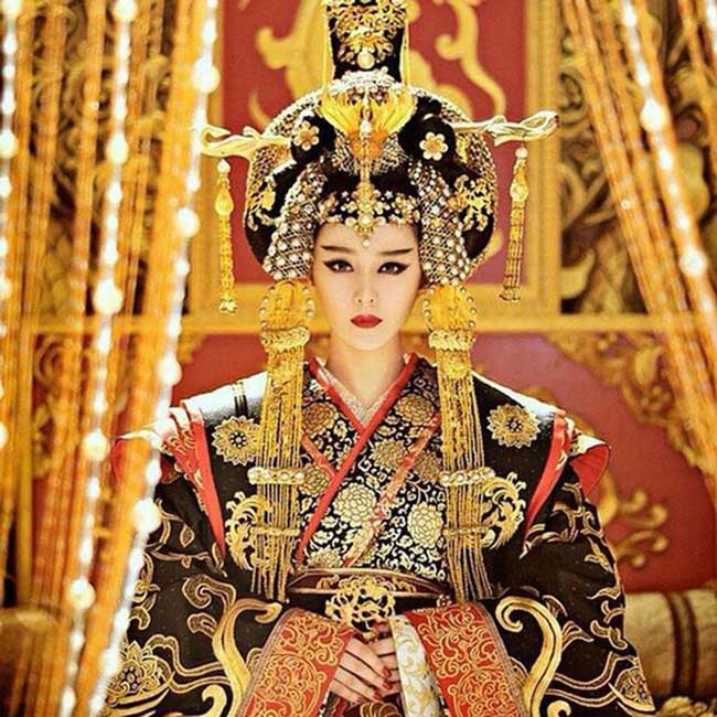 Hình ảnh Võ Tắc Thiên trên màn ảnh.