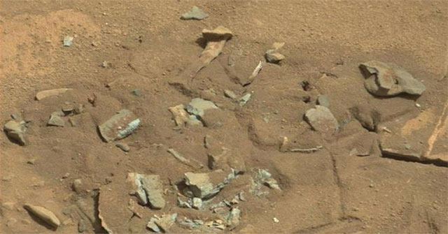 Sự thật về bức ảnh "xương người" ở bề mặt Hỏa Tinh