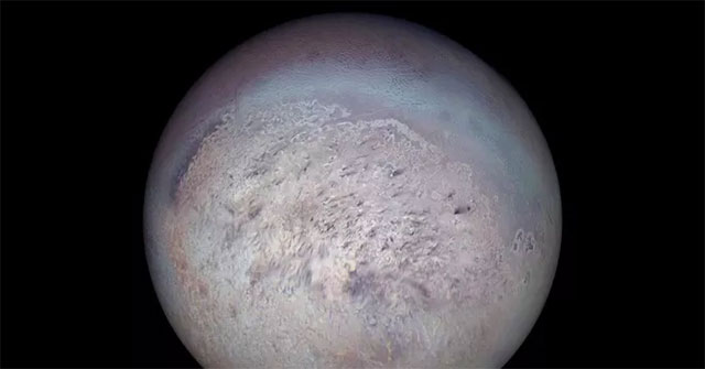 Phát hiện một mặt trăng màu tím có thể đầy sinh vật ngoài Trái đất