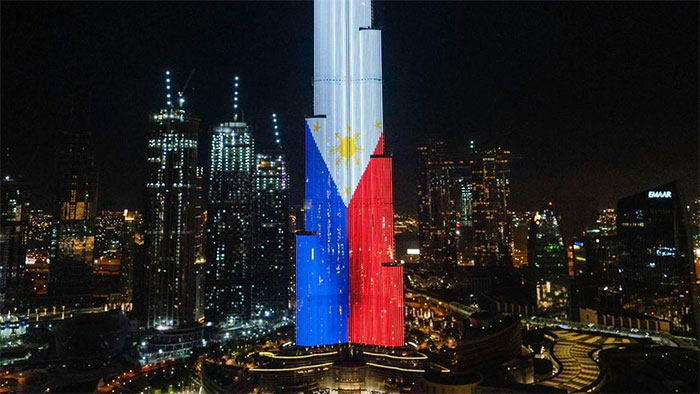 Hình ảnh quốc kỳ Panama, Philippines trong ngày độc lập của các quốc gia này.