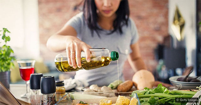 Loại dầu ăn nào tốt nhất cho sức khỏe của con người?