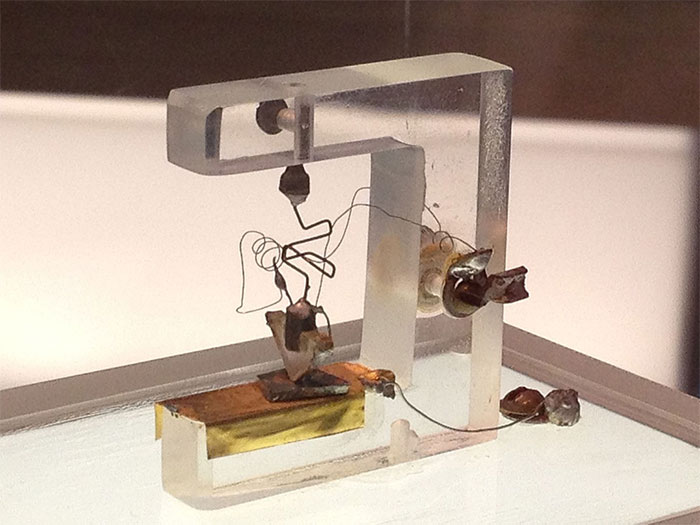 Bóng bán dẫn (transistor)