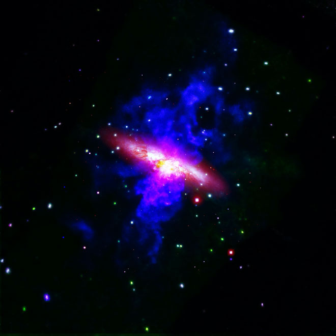 Messier 82 (thiên hà Xì gà)
