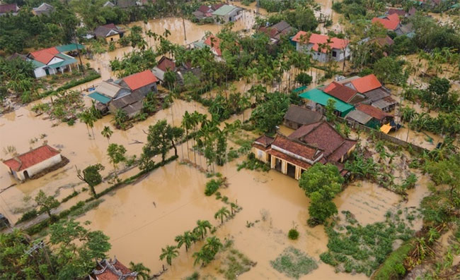 Lũ lụt gây ngập úng ở Huế vào đầu tháng 10.