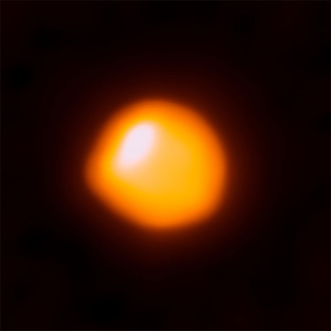 Ngôi sao sắp nổ Betelgeuse