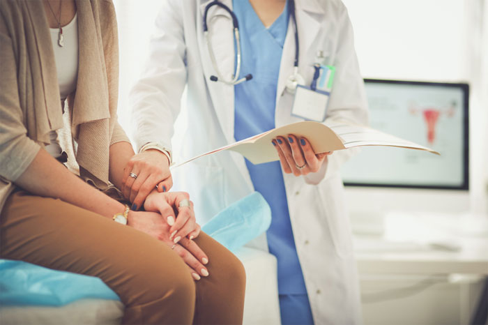 Nữ giới nên tầm soát ung thư để phát hiện bệnh sớm.