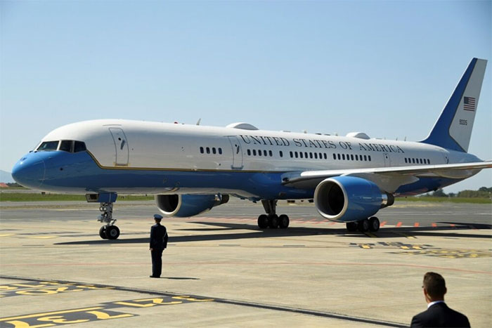 Chiếc Không lực Hai chuyên chở phó tổng thống Mỹ.