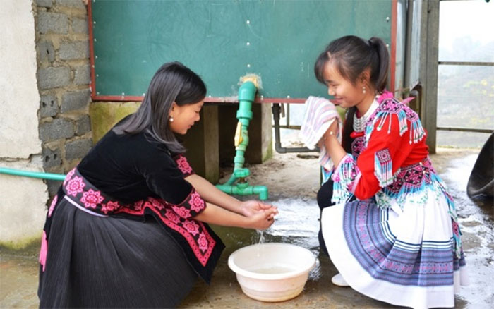 Niềm vui của học sinh trường THCS và THPT Bát Xát được sử dụng nước nóng miễn phí 24/24 giờ