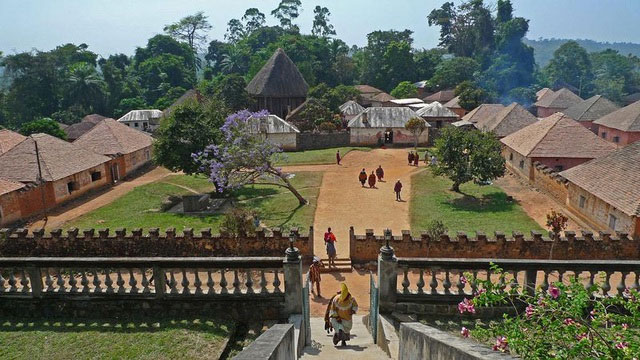 Những người Bafut từ khu vực hồ Chad đã đến sống ở đây từ khoảng 400 năm trước