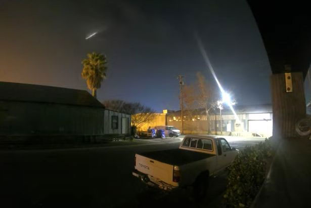 Sự việc bất ngờ khiến một số người yêu thích UFO tin rằng đó là một phi thuyền ngoài Trái đất