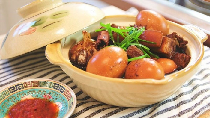 Thịt kho hột vịt