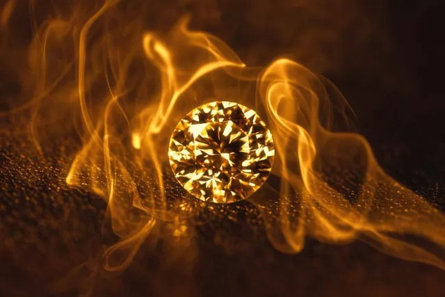 Ngay cả khi không có oxy tinh khiết, kim cương vẫn có thể bị hư hại bởi ngọn lửa.