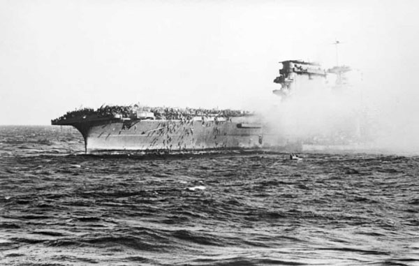 Trận Biển San hô có ý nghĩa đáng kể về mặt lịch sử khi là trận chiến hải quân đầu tiên mà các bên đưa tàu sân bay vào tham chiến