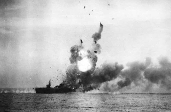 Trận chiến Vịnh Leyte là trận chiến trên biển lớn nhất trong Thế chiến II và được nhiều sử gia coi là trận chiến trên biển lớn nhất trong lịch sử với hơn 200.000 quân nhân tham gia
