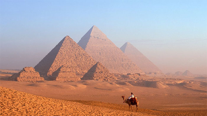 Ai Cập có hơn 100 kim tự tháp cổ đại